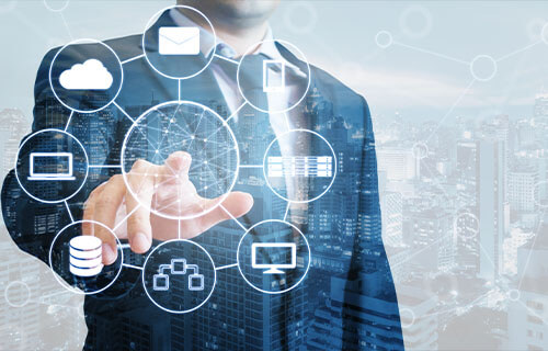 Southern Tech Cloud schnell - Business Mann drückt auf verschiedene Applikationen